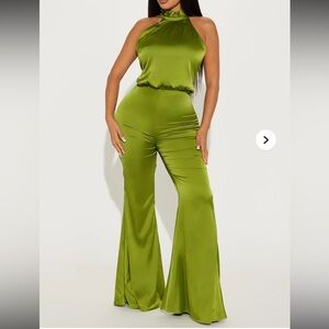 Fashion Nova Green Silk Halter Jumpsuit Women’s S/M